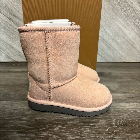 UGG Australia | Classic Short Boots In Baby Pink Grey Toddler Size 9 NEW - Picture 5 of 10